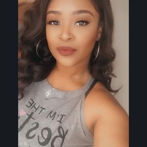 Meet your Posher, Courtney